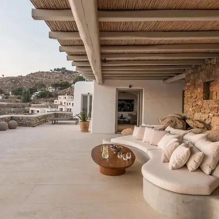 Villa With Stunning View In Mykonos